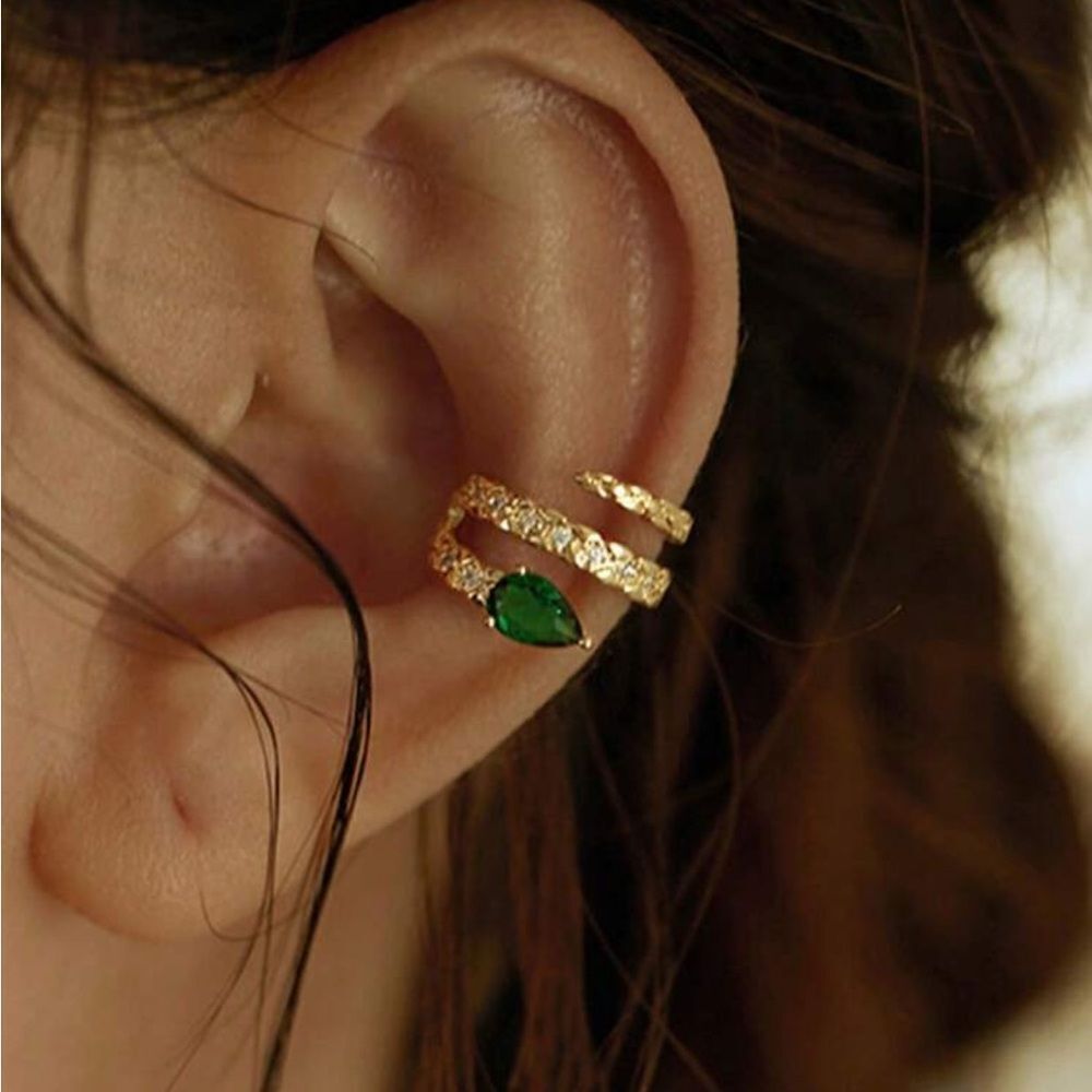 Elegant Green Ear Cuff A1527